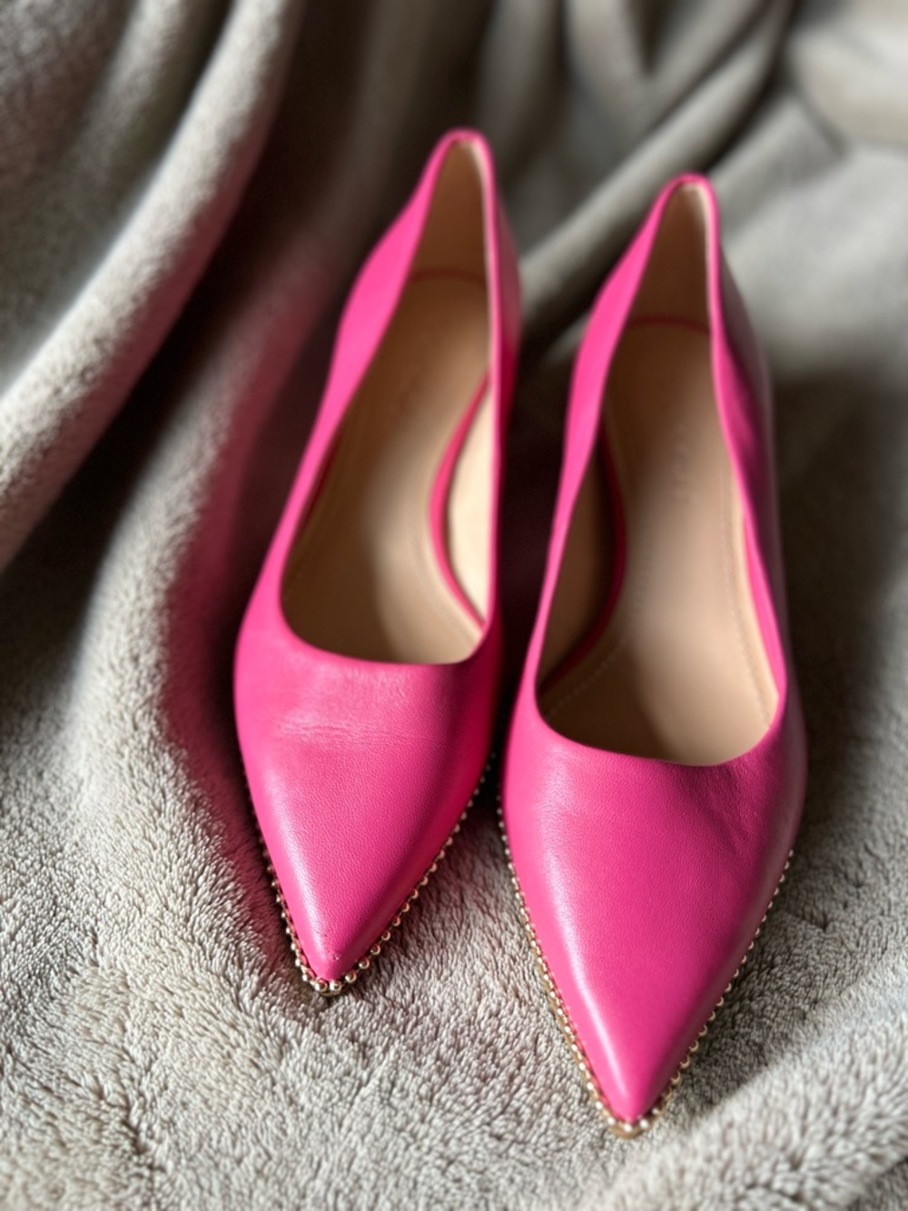Coach Fuchsia Leather Mid Block Heel Pumps with Gold Chain Trim - Picture 3 of 10